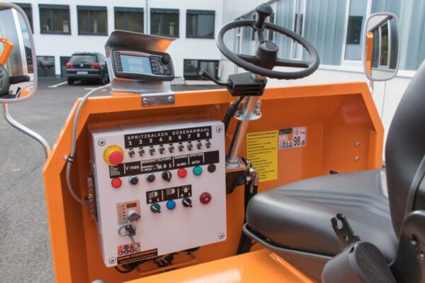 Selbstfahrende Bitumenspritzmaschine BSM 600-3R und BSM 600-3R FK – Bild 8