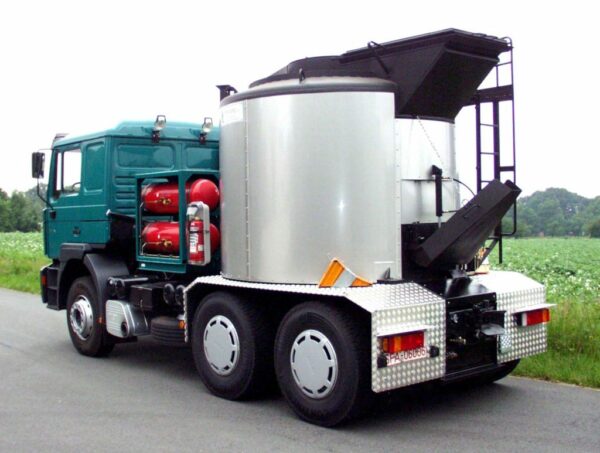 Gussasphalt-Transportkocher mit vertikalem Rührwerk 500 l bis 6.200 l – Bild 2