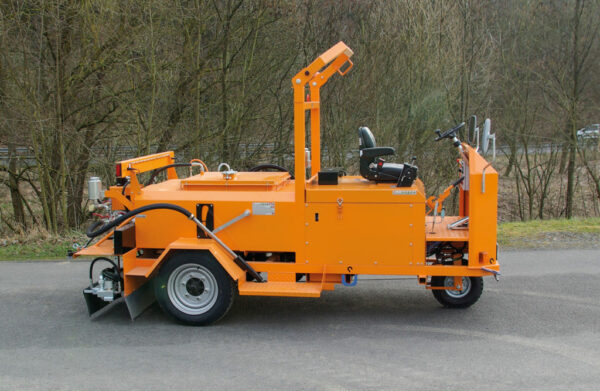 Selbstfahrende Bitumenspritzmaschine BSM 600-3R und BSM 600-3R FK – Bild 10