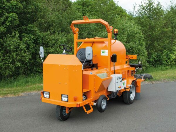Selbstfahrende Bitumenspritzmaschine BSM 600-3R und BSM 600-3R FK