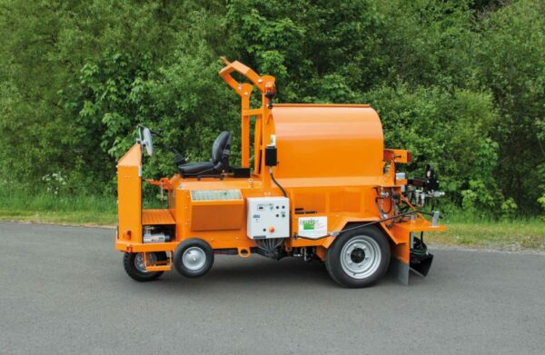 Selbstfahrende Bitumenspritzmaschine BSM 600-3R und BSM 600-3R FK – Bild 3